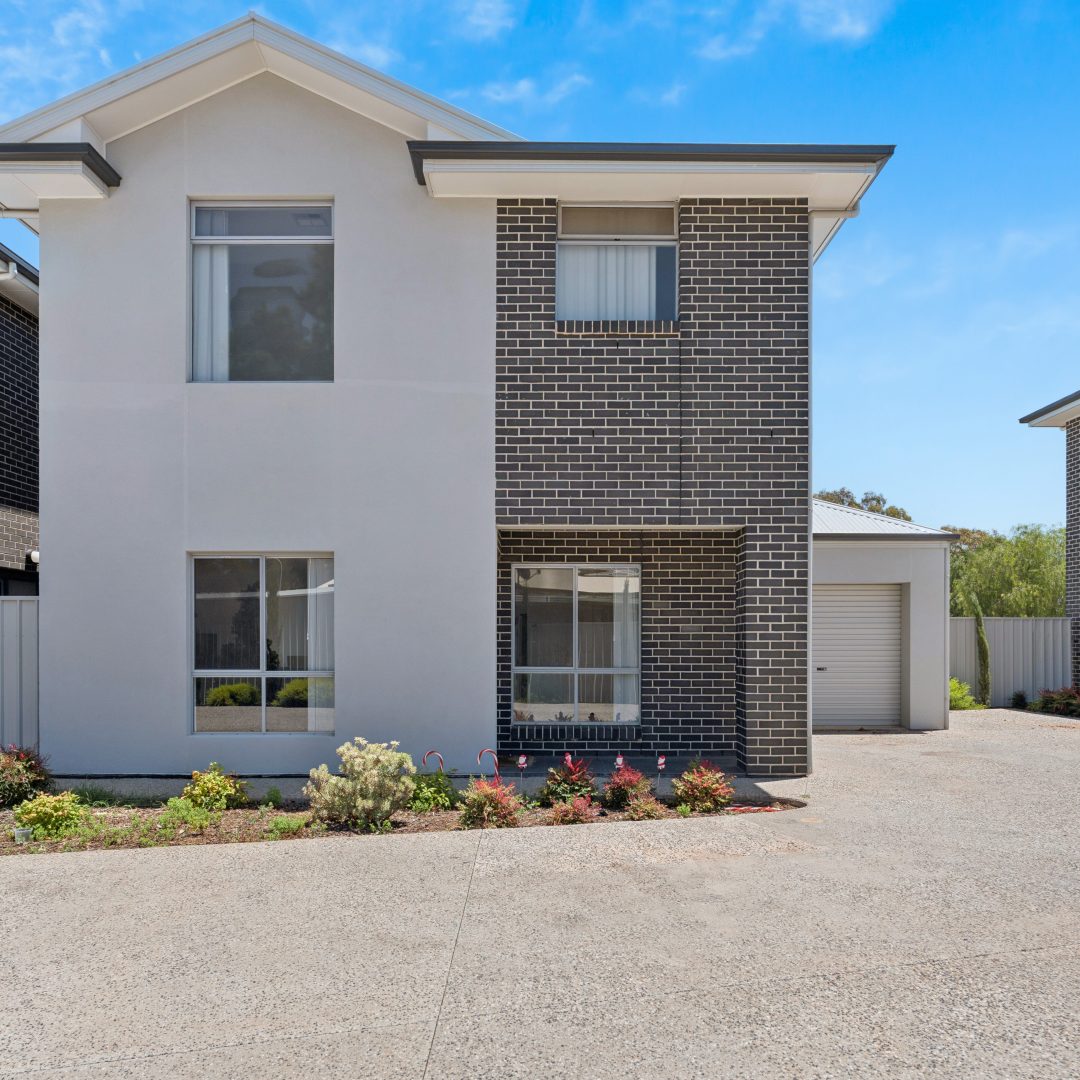 2/247 Hogarth Road, Elizabeth Grove